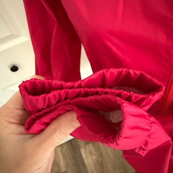 The North Face Women's HyVent Pink Jacket Lightweight Waterproof- Size Small - Picture 6 of 6